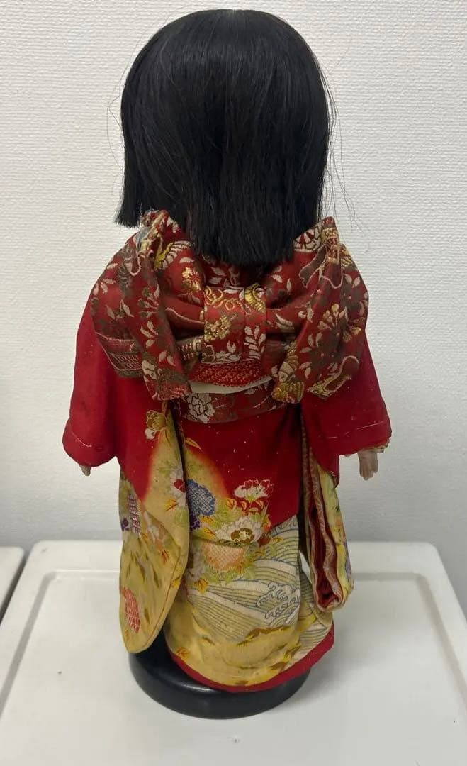 市松人形 赤い着物