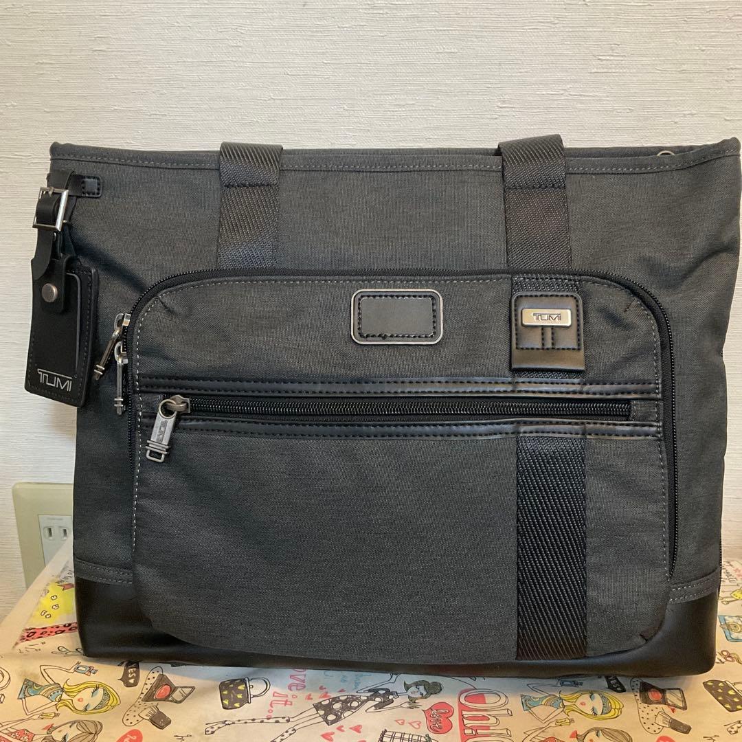 TUMI トートバッグ　グレー　ほぼ未使用