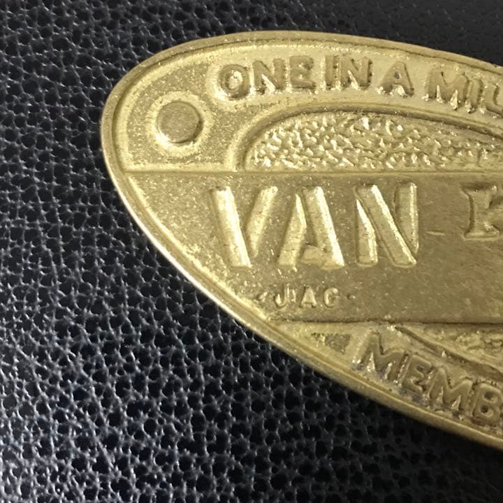 VAN メタルプレート　ケース付き　当時物