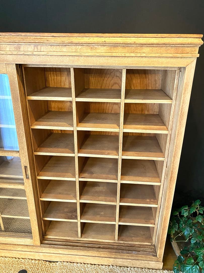 水屋箪笥　稀少　ガラス扉　収納棚　什器　古家具　水屋家具