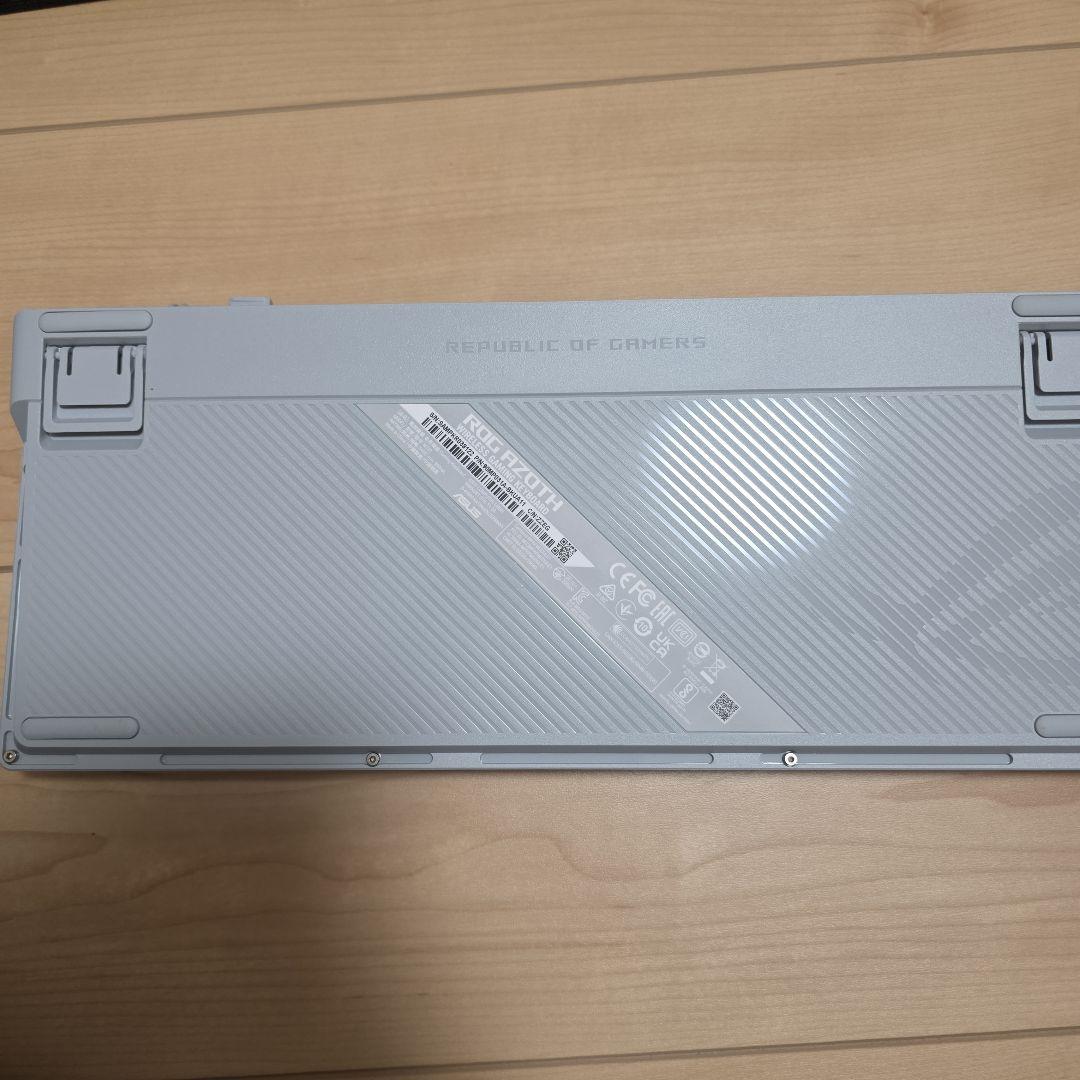 美品　ASUS ROG AZOTH