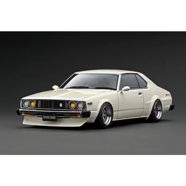 イグニッションモデル　1/18　ニッサン　Skyline 2000 GT-ES
