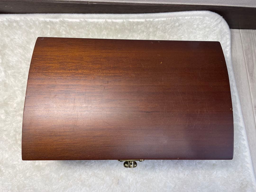 木製ジュエリーボックスと多彩なアクセサリーセット