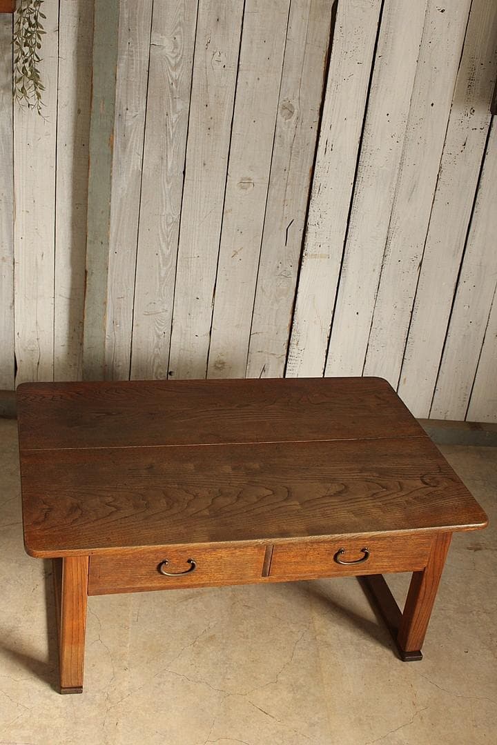 古く味のある木製の机　引き出し2杯　 ローテーブル　作業台　古家具　古民家