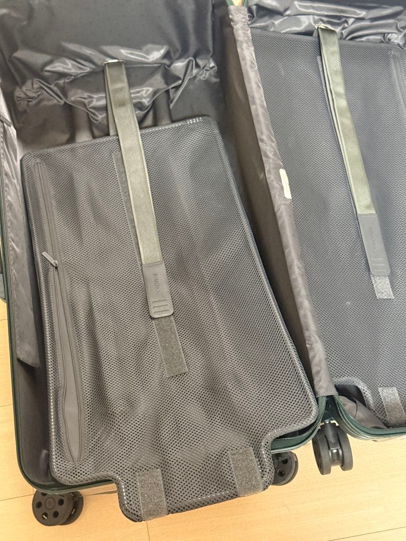 リモワ RIMOWA エッセンシャル トランク プラス 832 80 101L