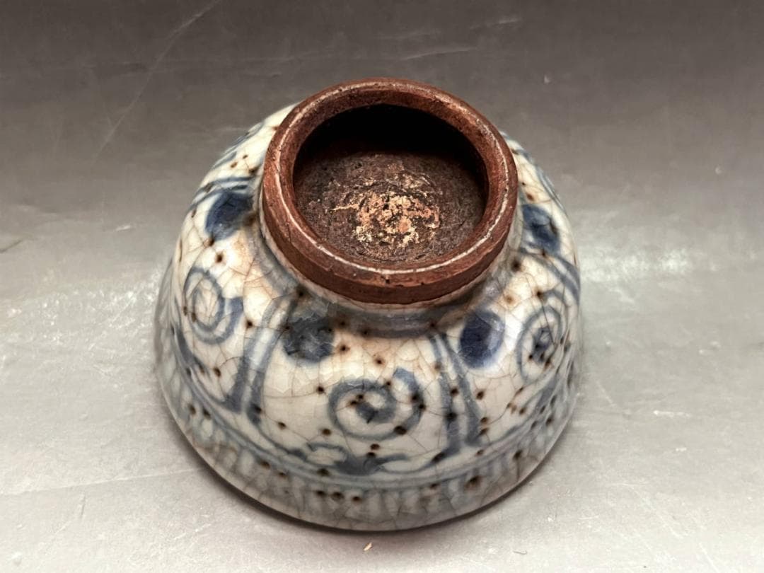 酒杯■コレクター所蔵品 古い染付唐草紋貫入盃（江戸期）古玩 唐物 時代物 骨董■