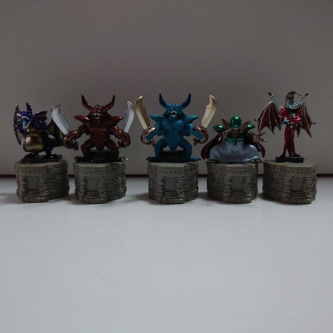 ドラゴンクエスト　フィギュア　ボトルキャップ　しん·りゅうおう　等　33種