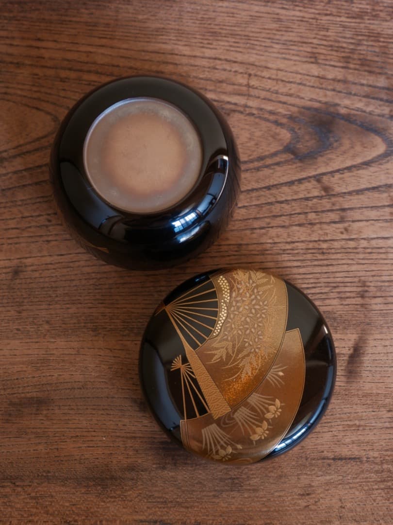 高崎秋峰　秋草扇面蒔絵　裏銀塗　漆工芸　棗　茶入れ　茶器　茶道具　Q2202