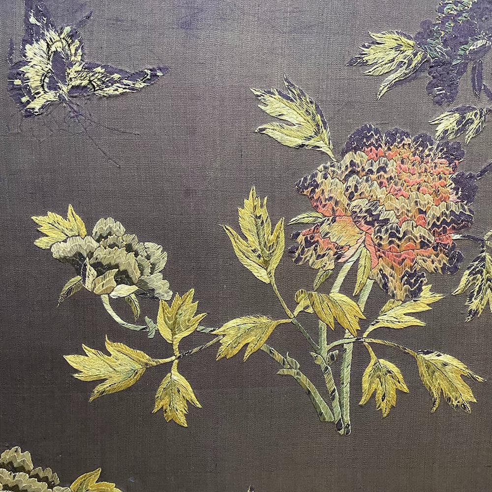 【繍】　★ 衝立 花蝶図繍片 ★　時代物　蝶々 花卉 刺繍文様　明清織繍