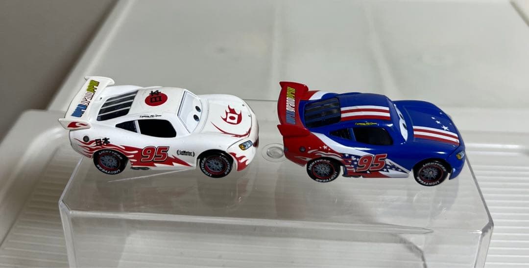 カーズミニカー（マテル）マックィーン日本ペイント、海外ペイント