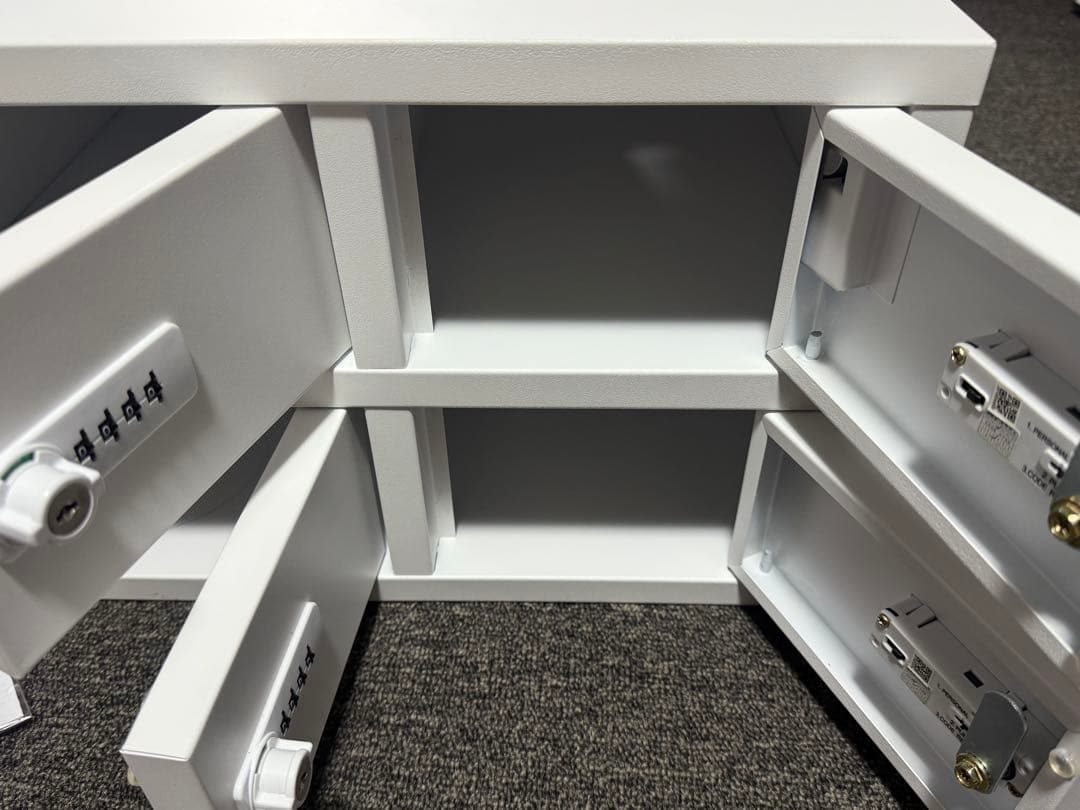 【新品】 エヌセーフ 貴重品ロッカー 金属製 ４人用 キャッシュ ボックス