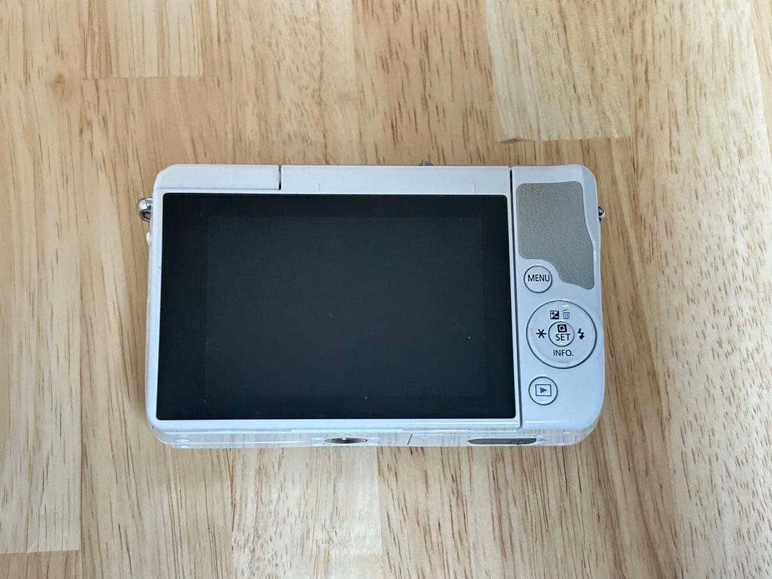 Canon EOSm10ミラーレスカメラ レンズ2本付き