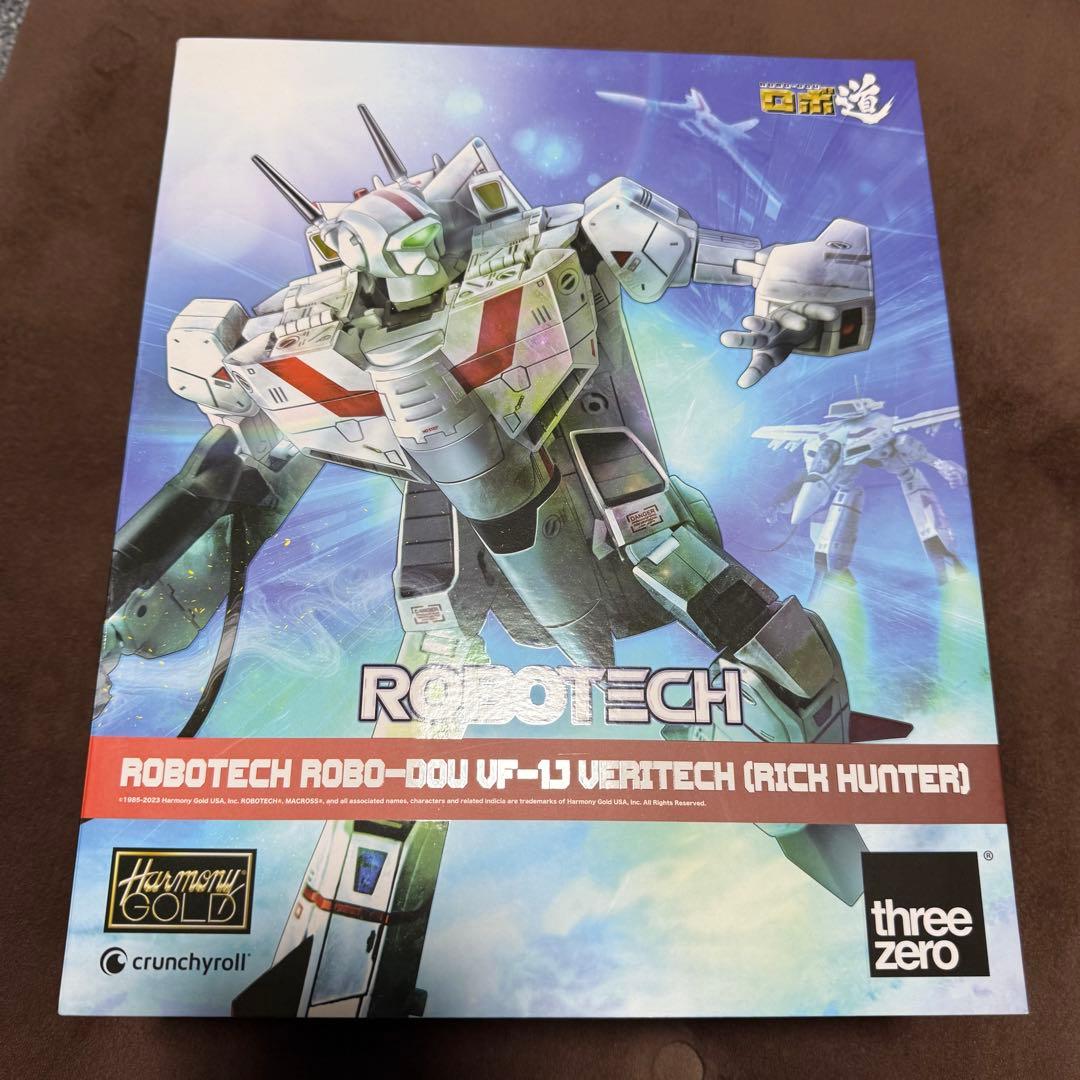 threezero マクロス VF-1J