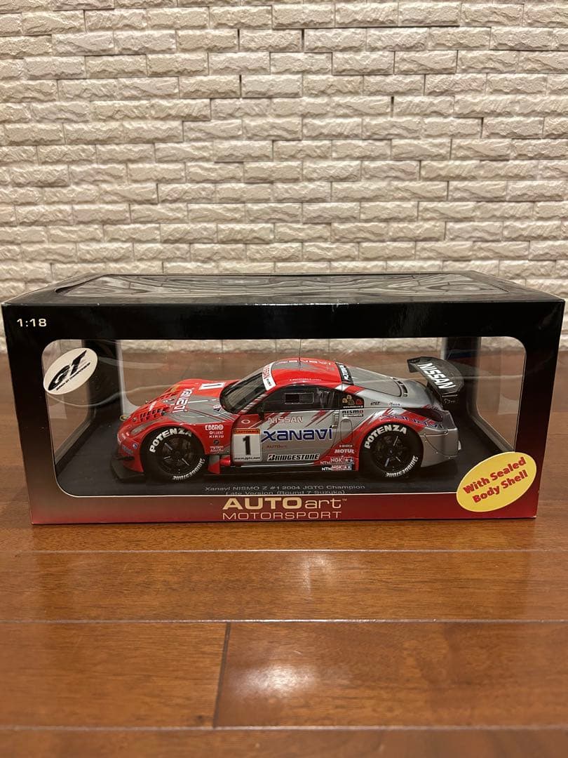 m*7様 AUTOart Nissan 350Z 1:18 スケール