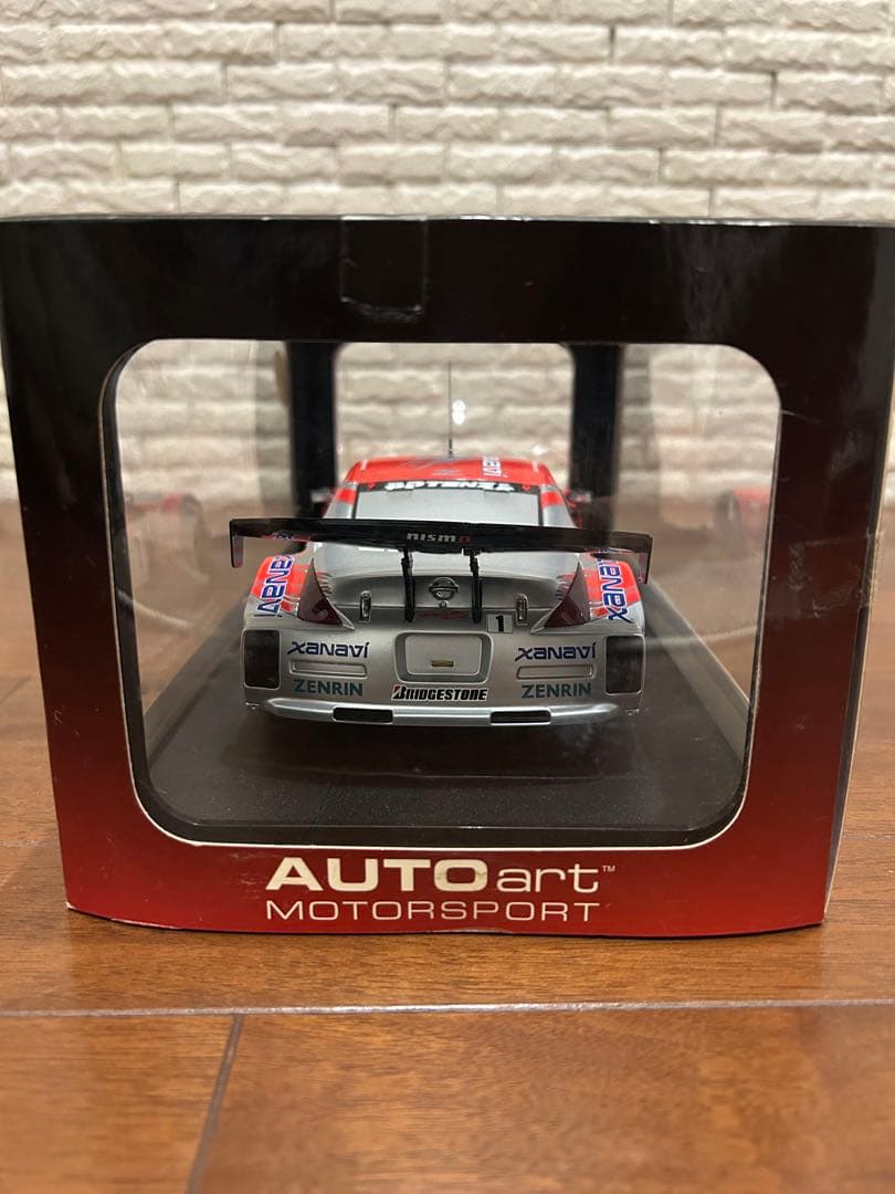 m*7様 AUTOart Nissan 350Z 1:18 スケール