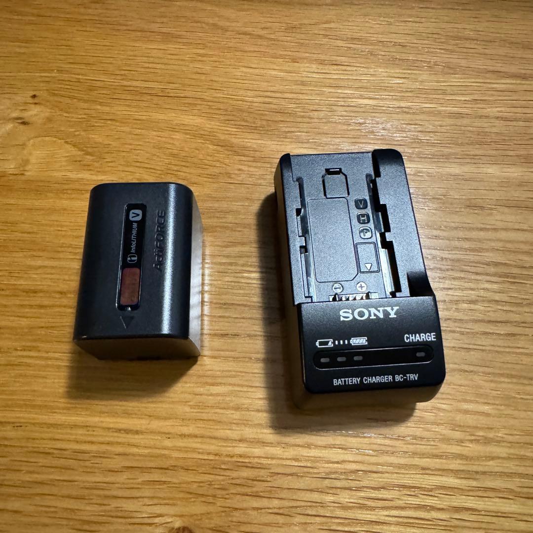 SONY NP-FV70と充電器、メッシュポーチのセット