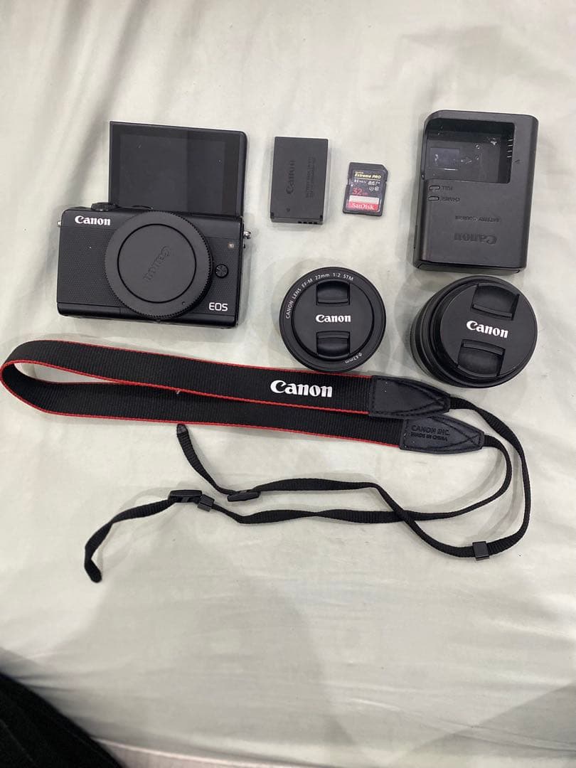 ビデオカメラ CANON EOS M100