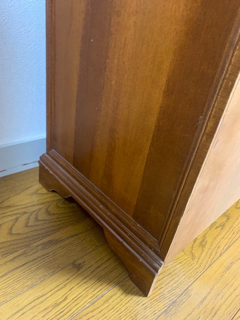 花柄装飾の木製5段チェスト