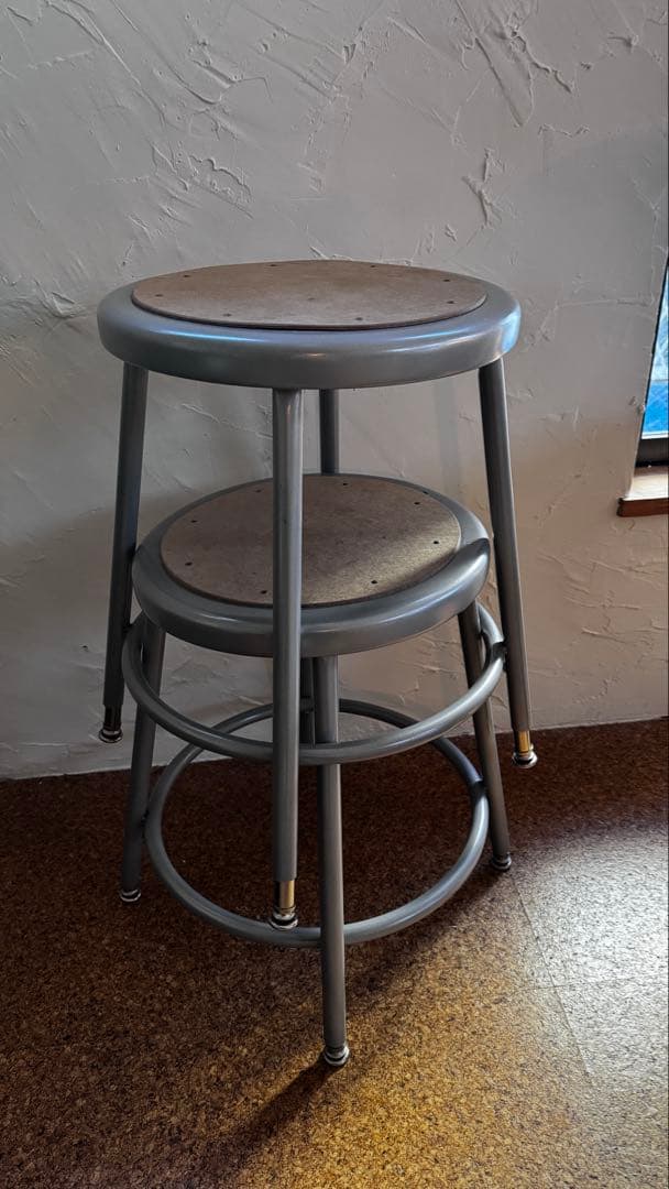 National Public Seating　丸椅子　スタッキングチェア　二脚