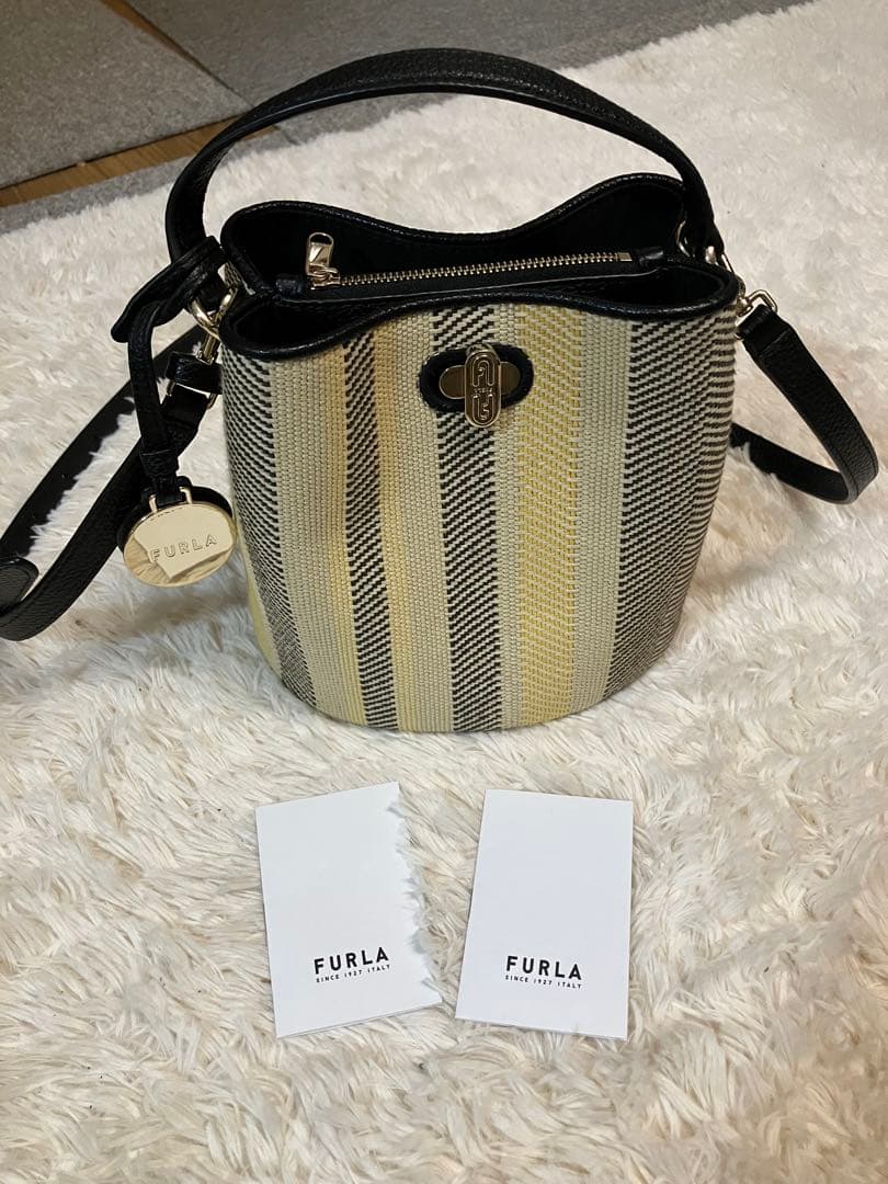 フルラ　ショルダーバッグ