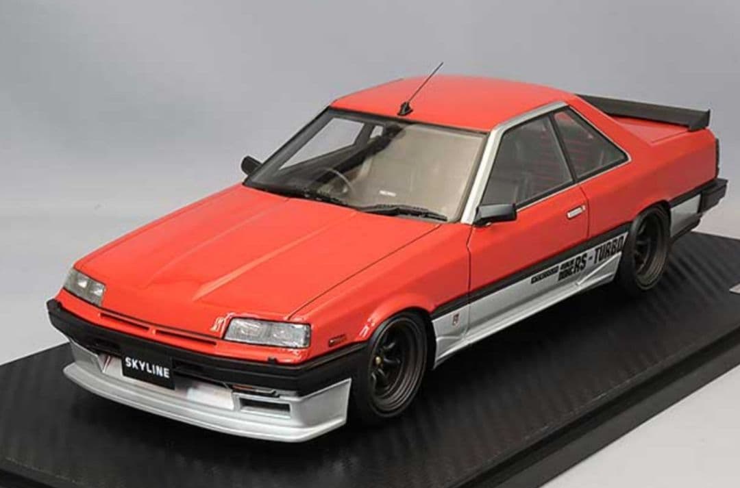 イグニッションモデル 1/18 スカイライン 2000 RS-X 赤/銀 鉄仮面