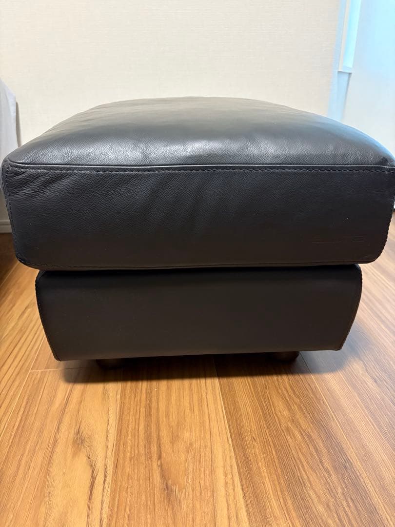 dura 黒 レザー オットマン　【直接取りに来てくれる方限定】　値下げ！