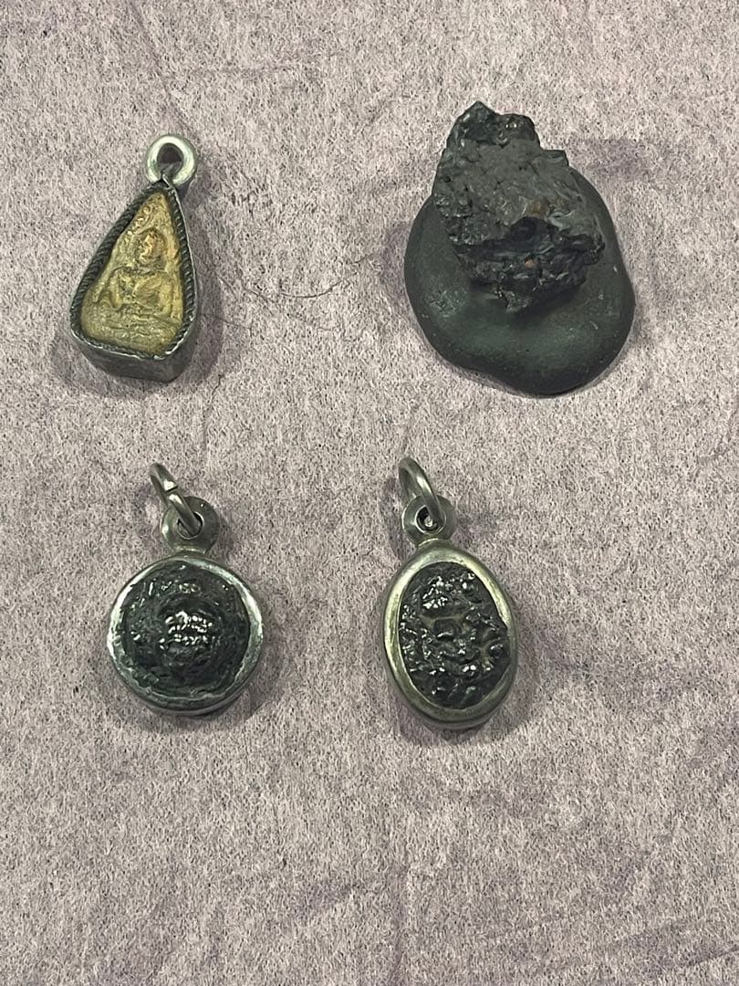 LEK LAI 神聖レクライ ペンダント レア タイ ブラック お守り THAI