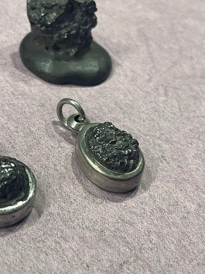 LEK LAI 神聖レクライ ペンダント レア タイ ブラック お守り THAI