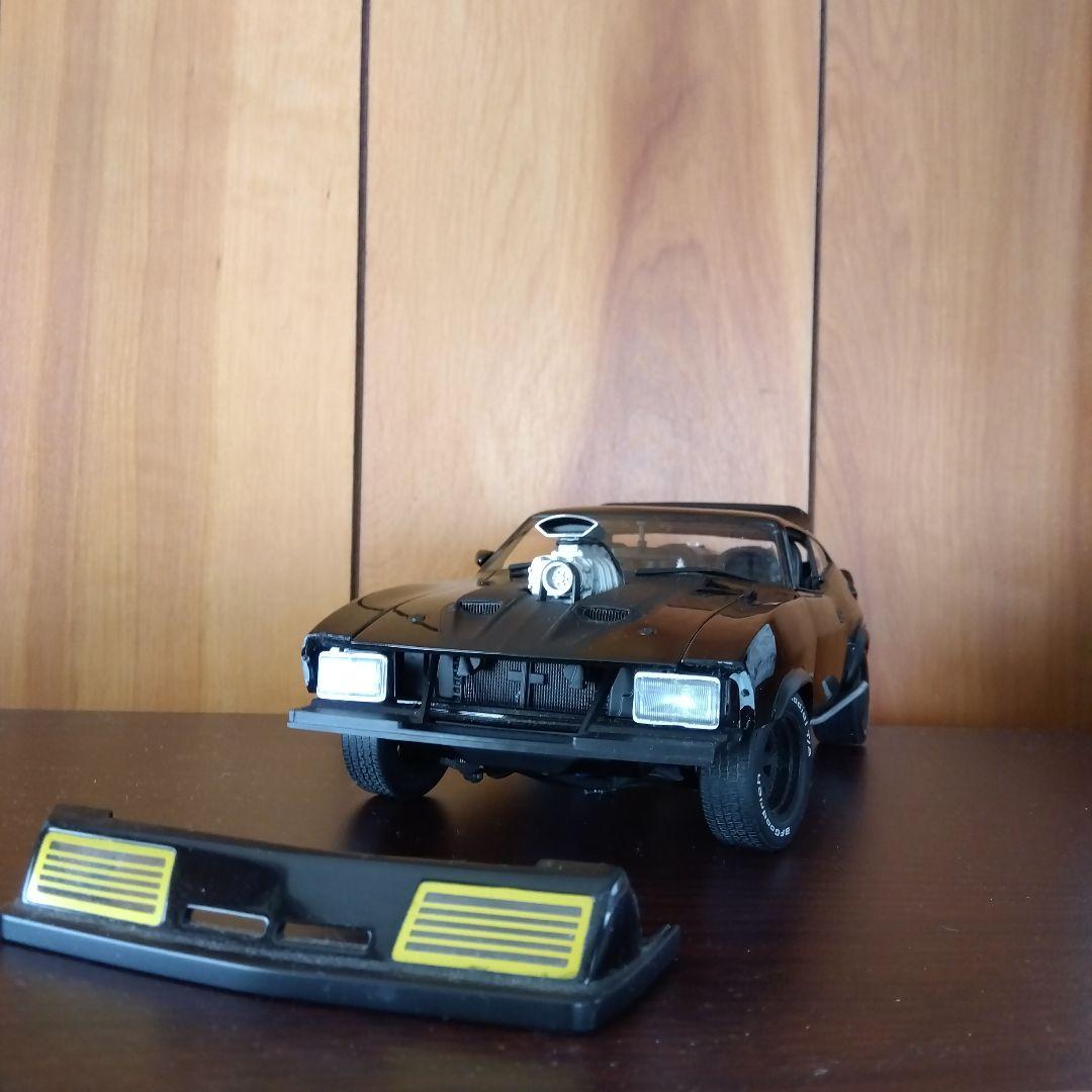 v*r様 訳アリ　オートアート 1/18マッドマックス2インターセプター