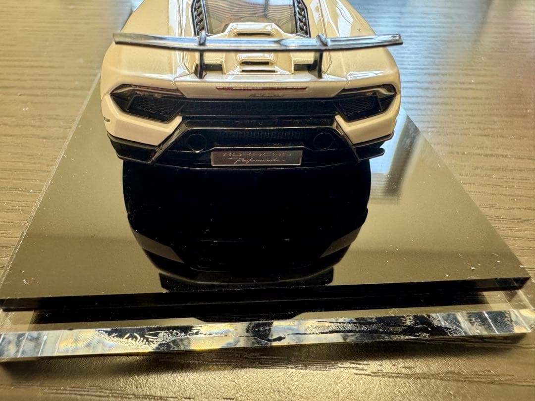 make up製 ランボルギーニ ウラカン ペルフォルマンテ パール白 1/43