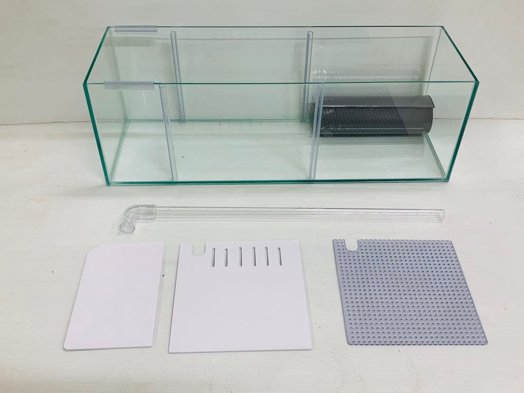 ラスト1台　オールガラス特注600×200×200　2室水槽　パンチング仕切り板