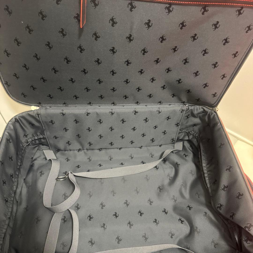 非売品 Ferrari キャリーケース 黒/赤