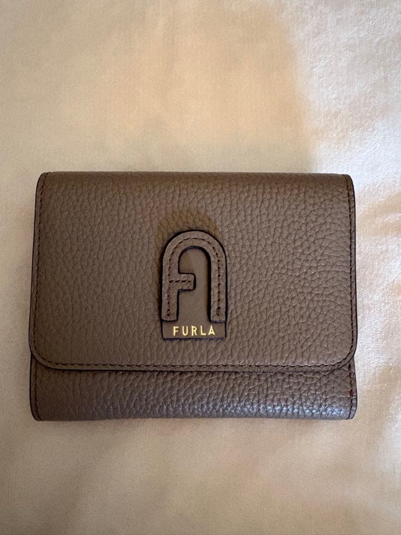 FURLA フルラ　三つ折り財布　定価37400円★新品未使用
