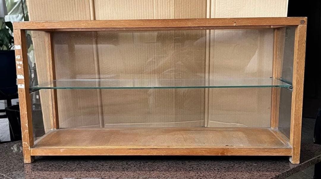 昭和40年代頃のアンティーク・対面型卓上四面ガラスショーケースです