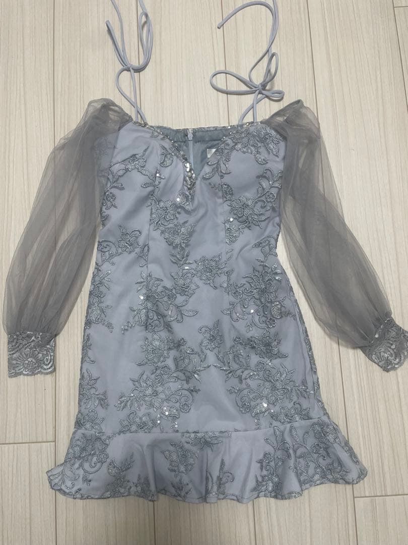 刺繍レースオフショルミニドレス　xsサイズ