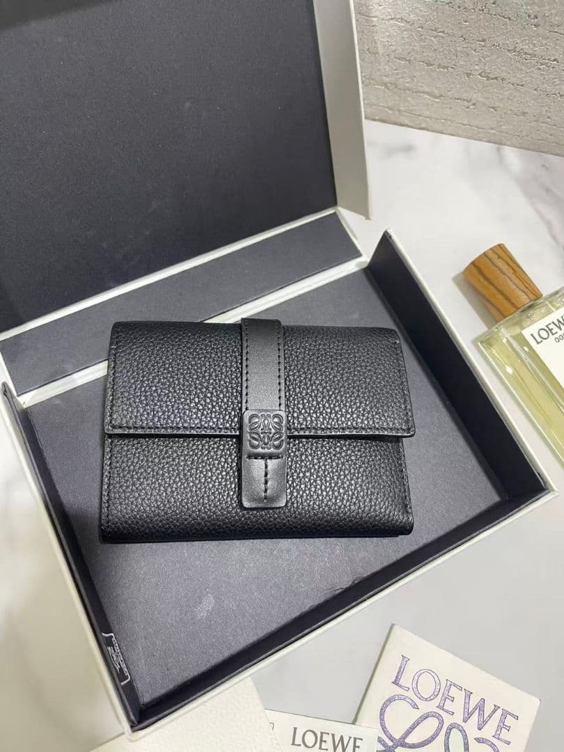 LOEWE ブラック レザー 財布