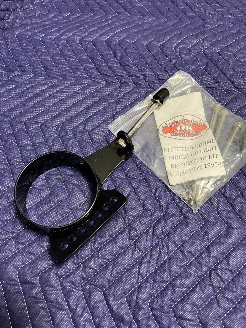 DKcustom スピードメーター移設キット