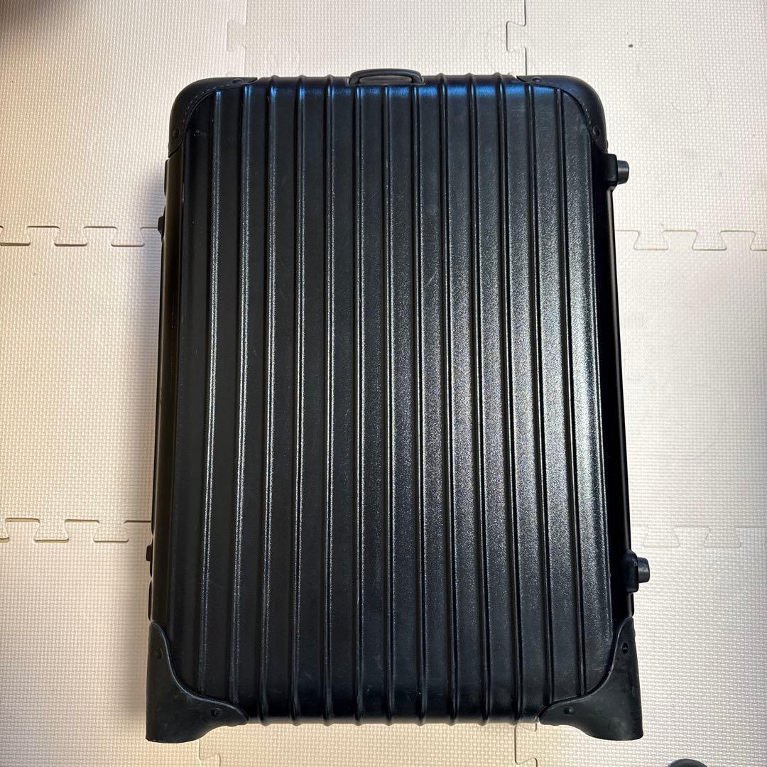 RIMOWA ブラック ハードキャリーケース