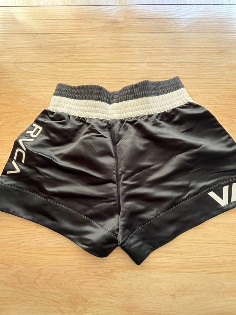 RVCA ショートパンツ 限定モデル　新品