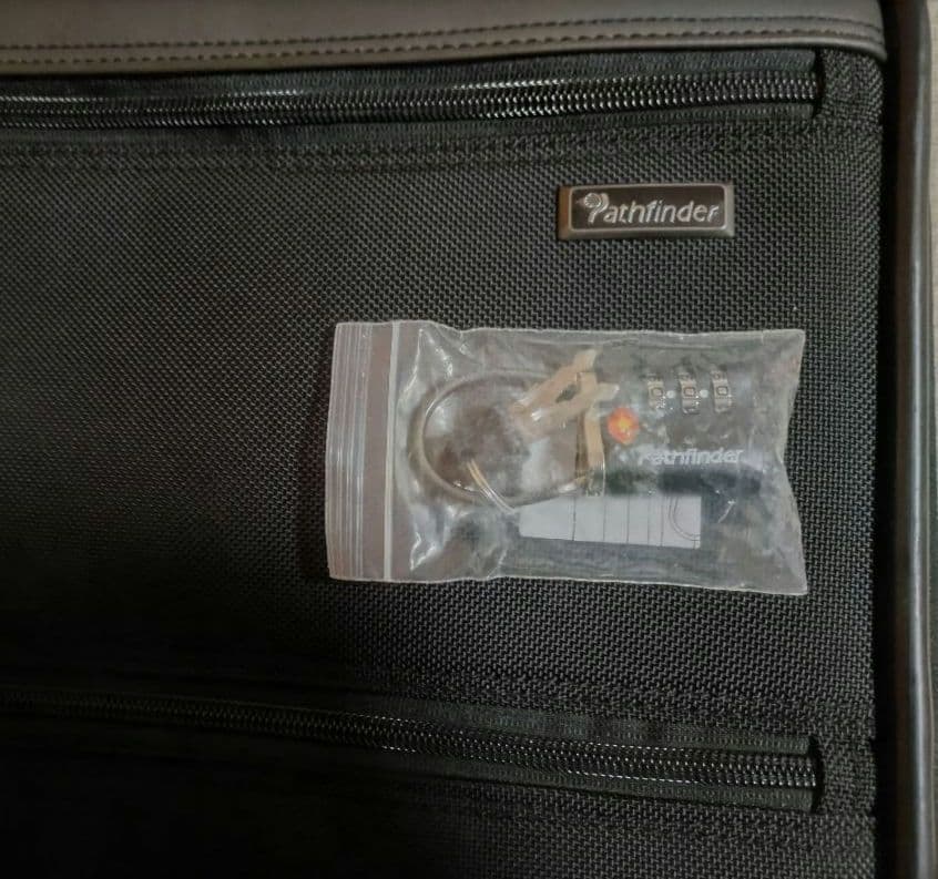 パスファインダー　黒 キャリーケース