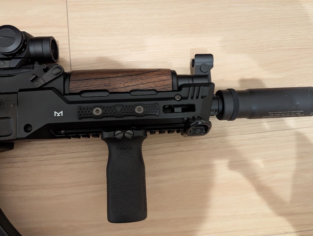 東京マルイ　次世代電動ガン　AKストーム　カスタムパーツ付属