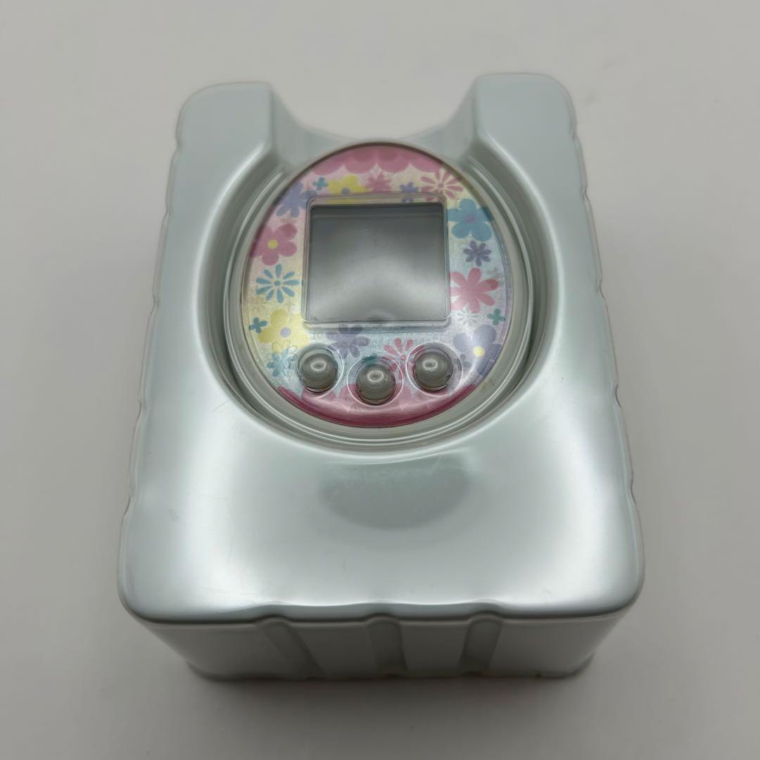 箱付き　たまごっちみーつ　パステルみーつver ホワイト