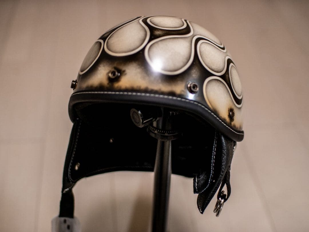 M 新品未使用　ポリヘル　ポリス　ヘルメット アイボリーエイジング黒フレア