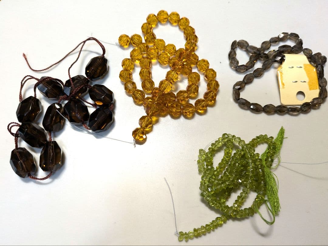 ●いくらです●（666）ペリドットファセットカット　2連　42㌢　…他