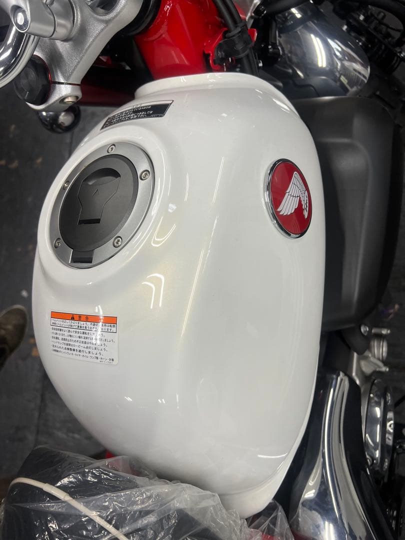 モンキー125 JB05ー**** から取り外し　新品タンク　傷なし