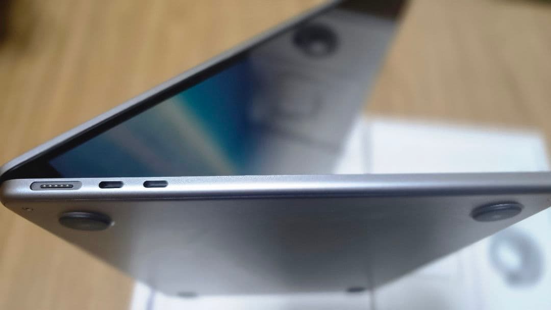 MacBook Air M2チップ　8GB 256GB