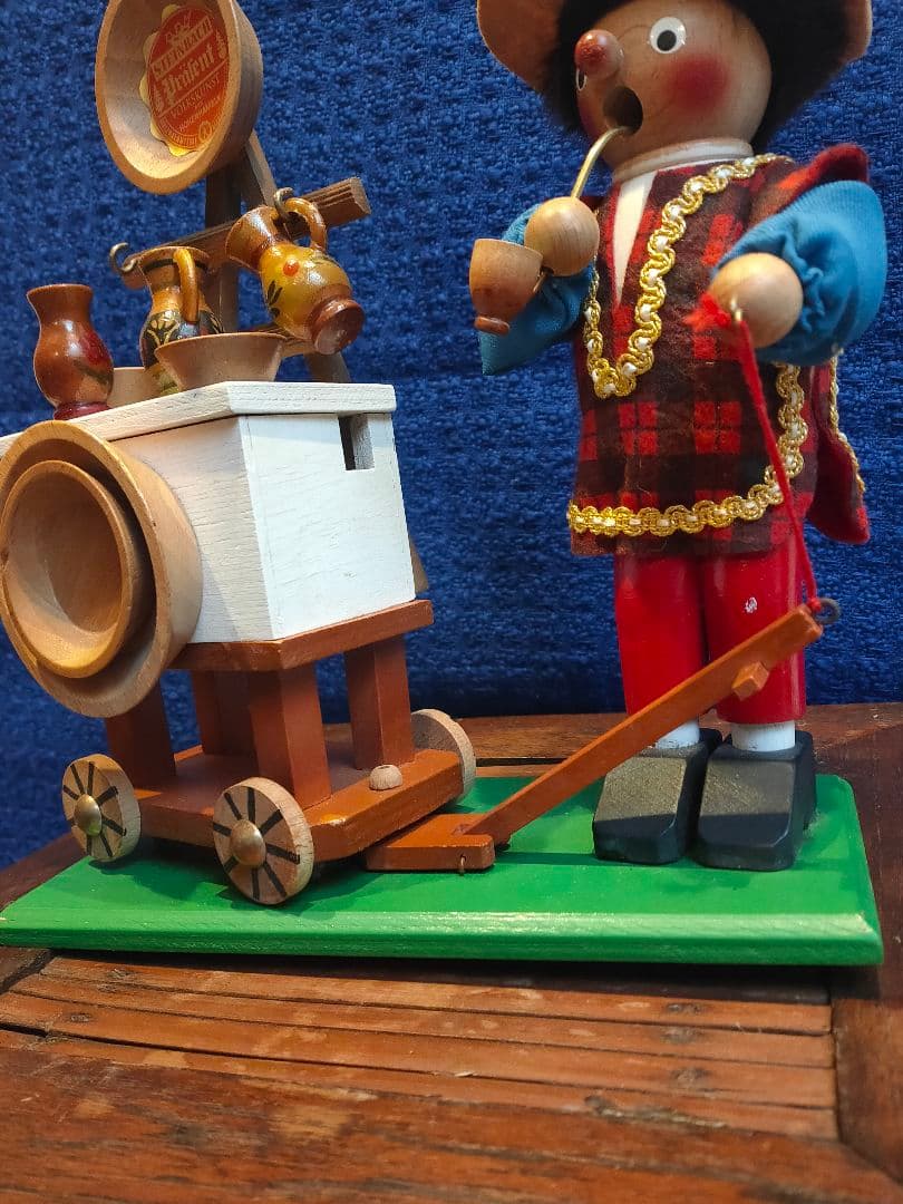 ヴィンテージ　旧西独製　シュタインバッハ　木製　煙出し人形　オルゴール付き