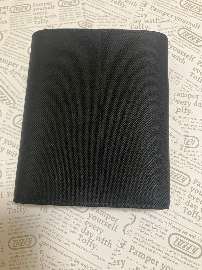 プラダ　折り財布　ブラック　テスート