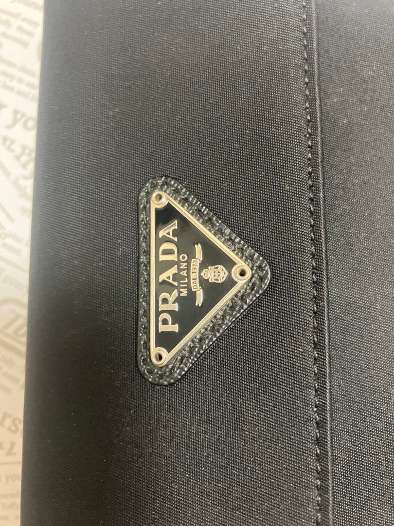 プラダ　折り財布　ブラック　テスート