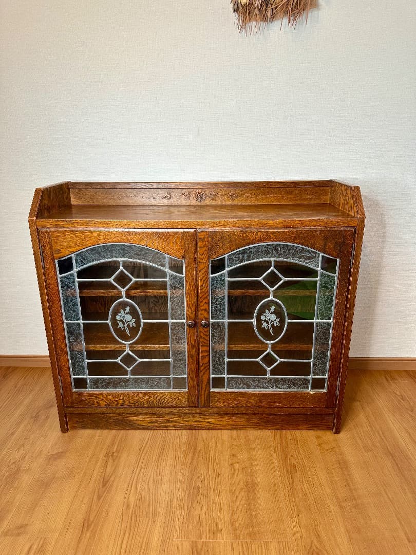 三越ブルージュ ガラスキャビネット ステンドグラス